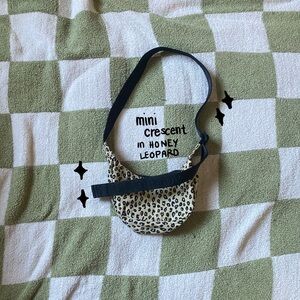 Mini Crescent in Honey Leopard